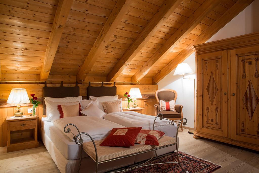 Hotel Table Corvara In Badia Chambre photo